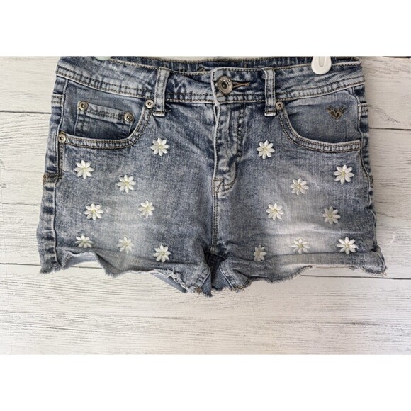 Justice Denim Shorts Girls Sz 12R Embroidered Flowers - Picture 8 of 9